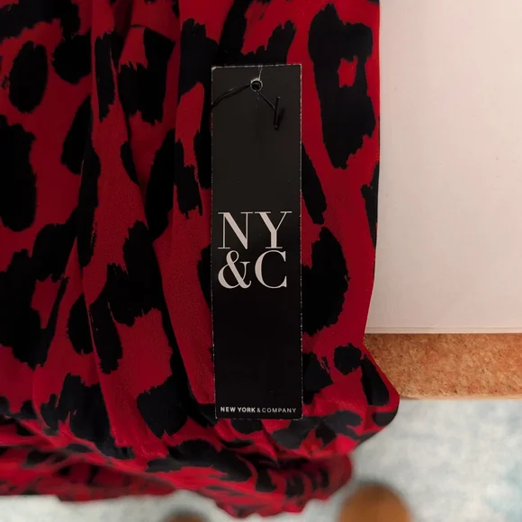 NWT New York & Company Red and Black Long Sleeve Dress - Picture 7 of 9